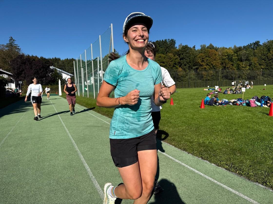 Nadine Heim genießt den Spendenlauf 2025     